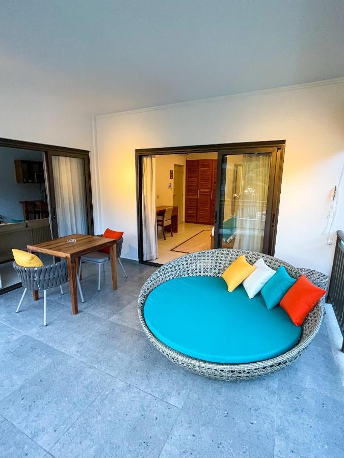 Nautilus Apartments อองซ์รอแยล ภายนอก รูปภาพ