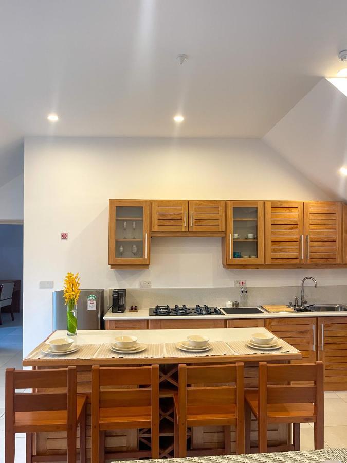 Nautilus Apartments อองซ์รอแยล ภายนอก รูปภาพ